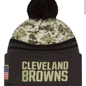 New Era NFL Salute to Service Cleveland Browns Pom Knit Beanie, One Size